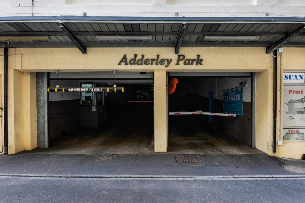 Adderley, Fantastic Centre Pad - No Loadshedding Apartment
