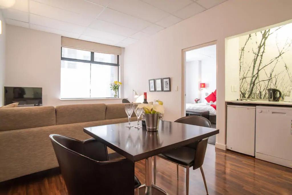 Apartment Adderley, Fantastic Centre Pad - No Loadshedding *