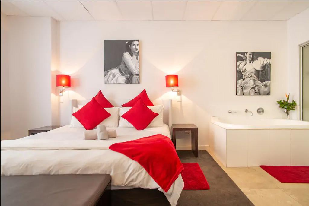 Adderley, Fantastic Centre Pad - No Loadshedding Cape Town